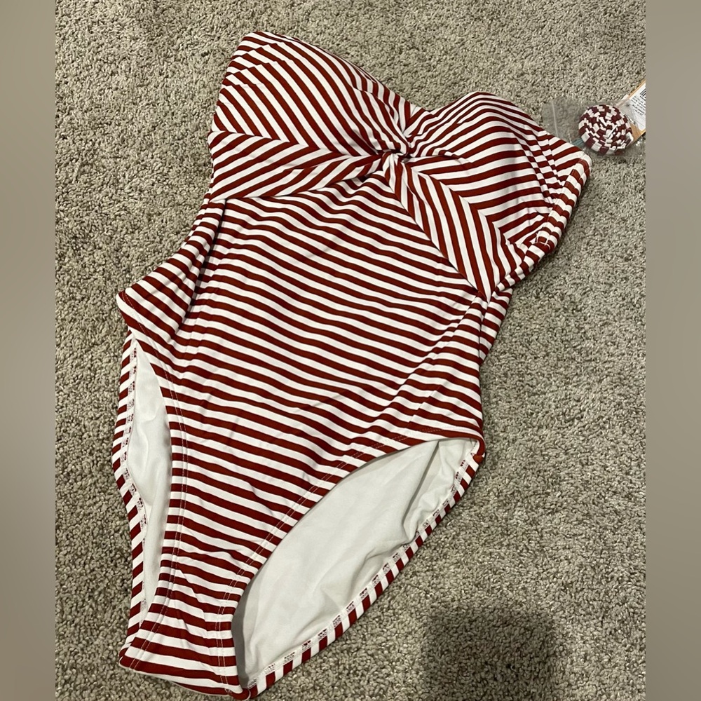 Kona sol nwt suit
